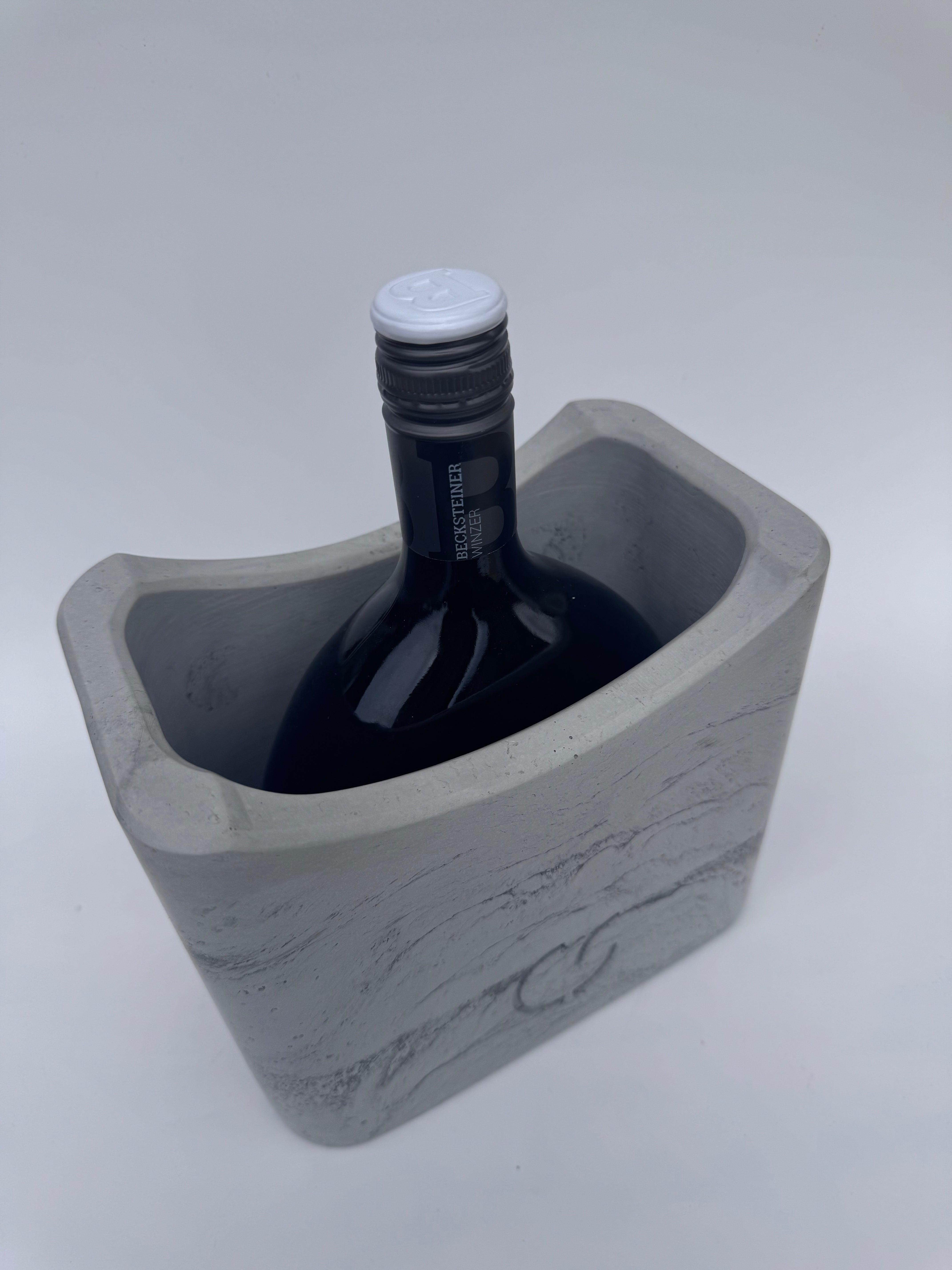 Bocksbeutel-Kühler aus Beton