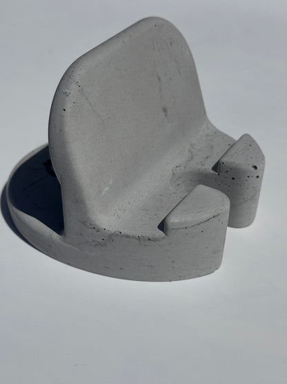 Handyhalter aus Beton