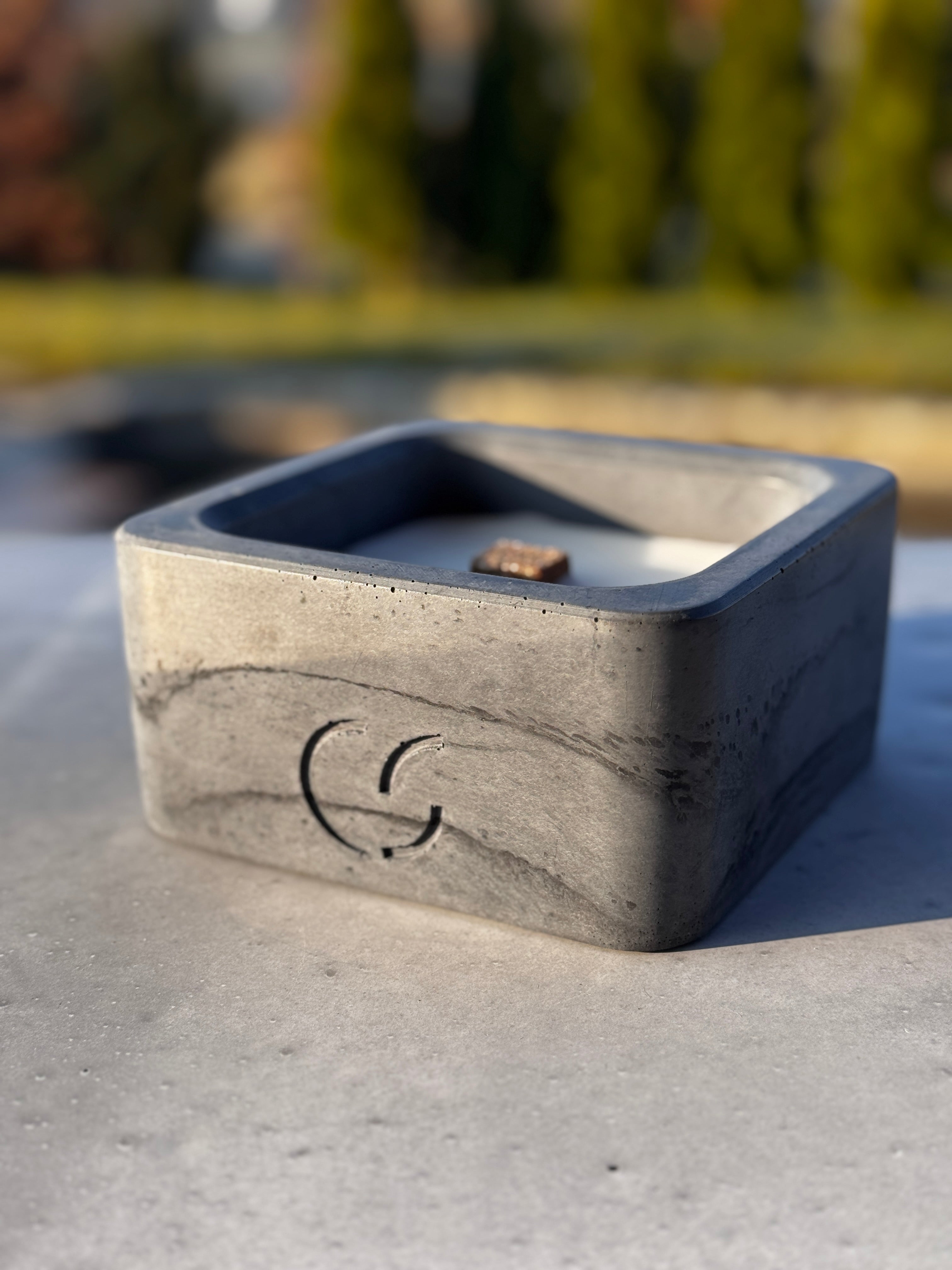 Outdoor-Tischfeuer "Flat" Beton-Design & Geschenkidee