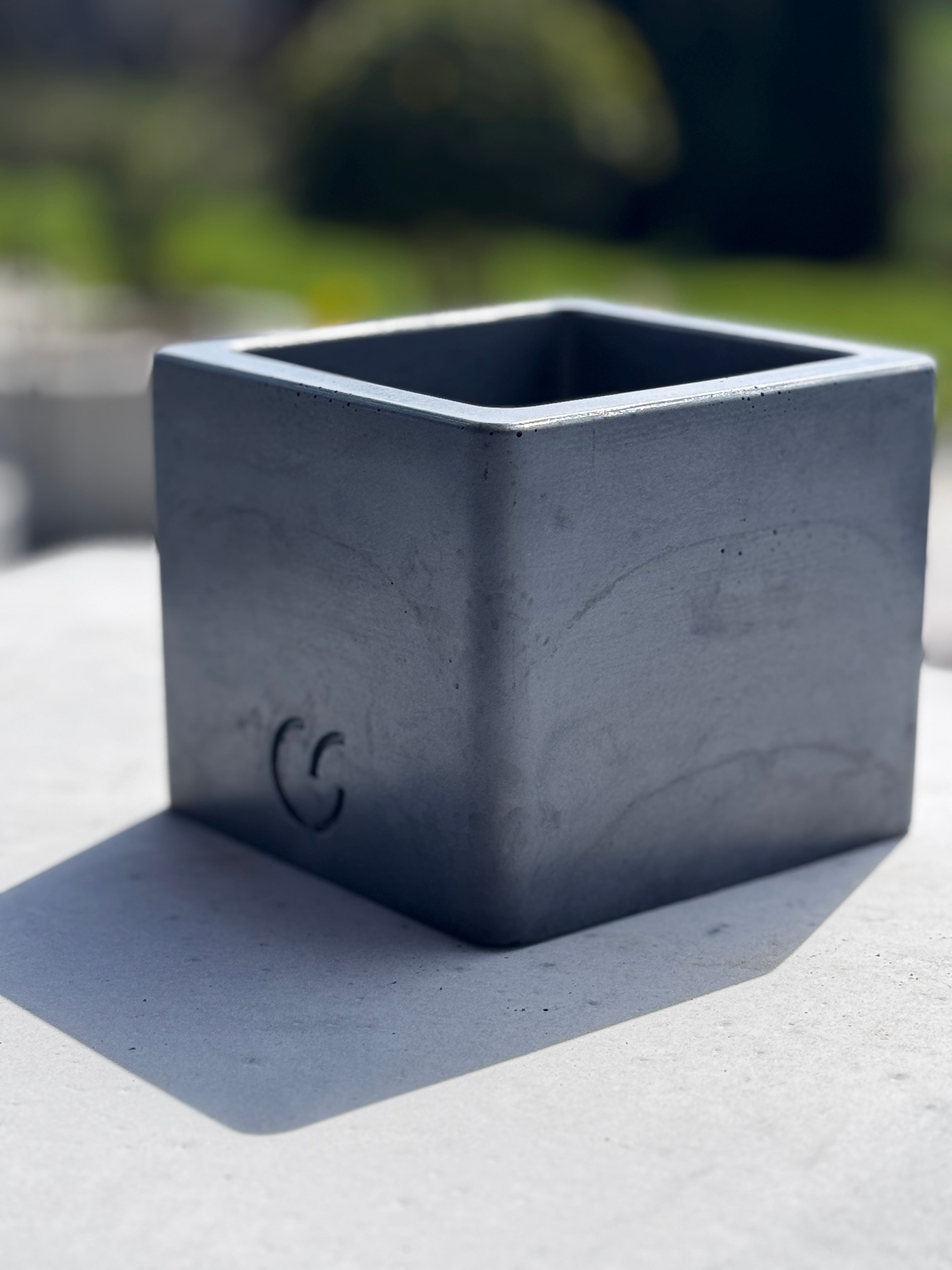 Pflanztopf und Übertopf "CUBE"