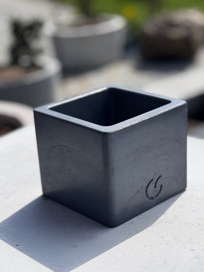 Pflanztopf und Übertopf "CUBE"