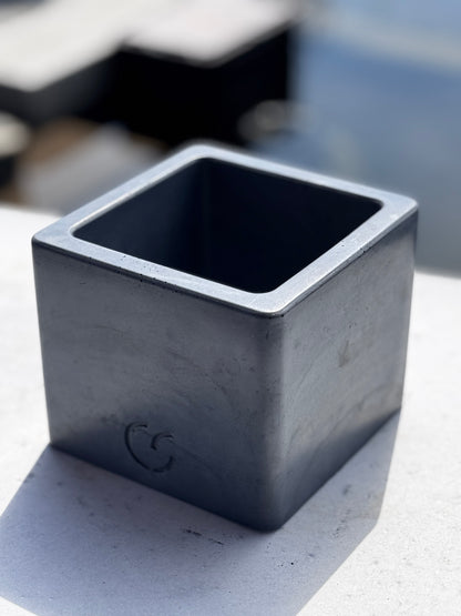 Pflanztopf und Übertopf "CUBE"