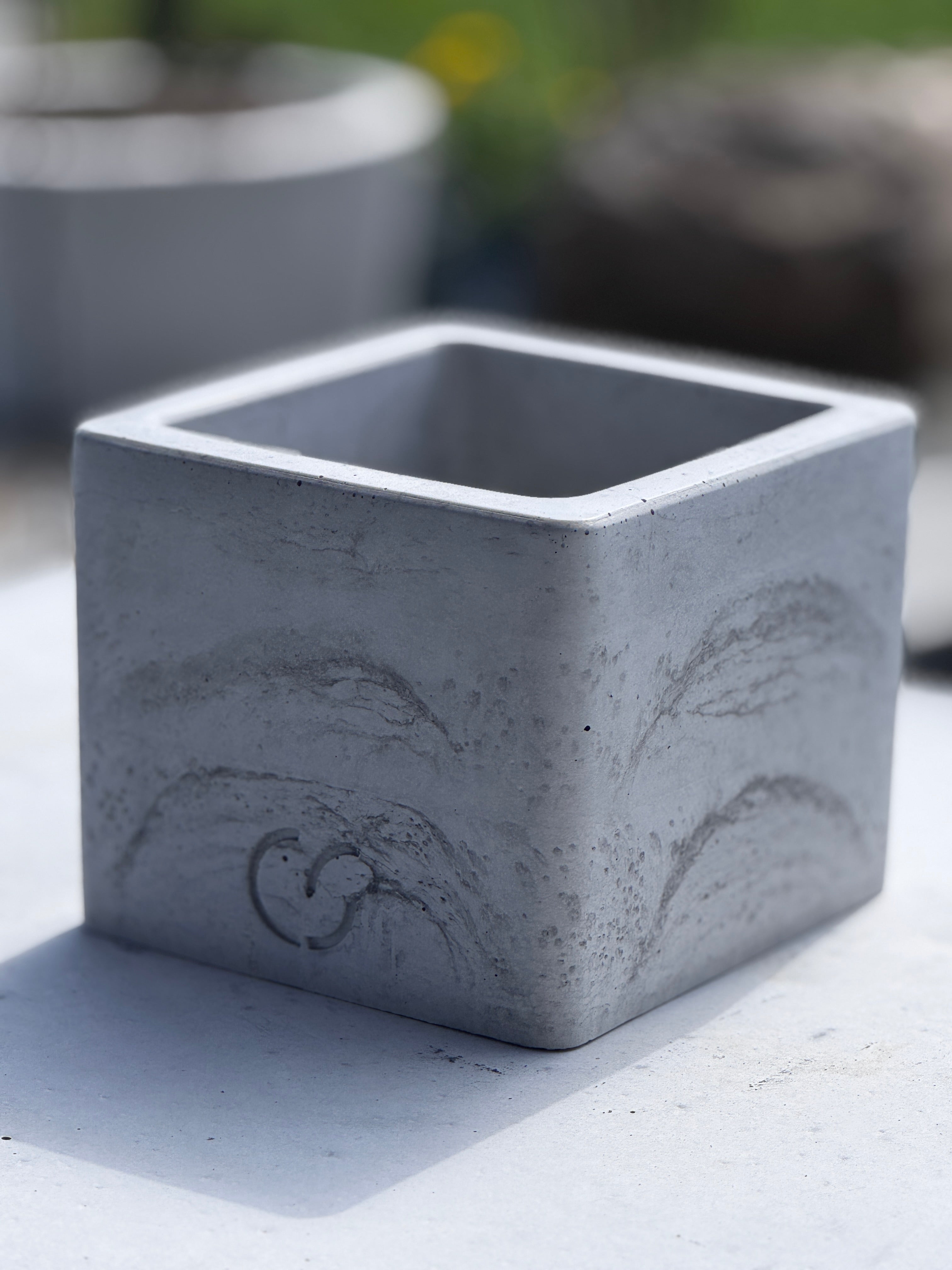 Pflanztopf und Übertopf "CUBE"